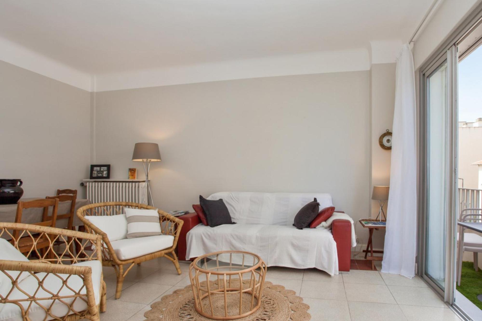 Appartement T2 Spacieux Avec Balcon à Quelques Pas Du Vieil - Welkeys Antibes