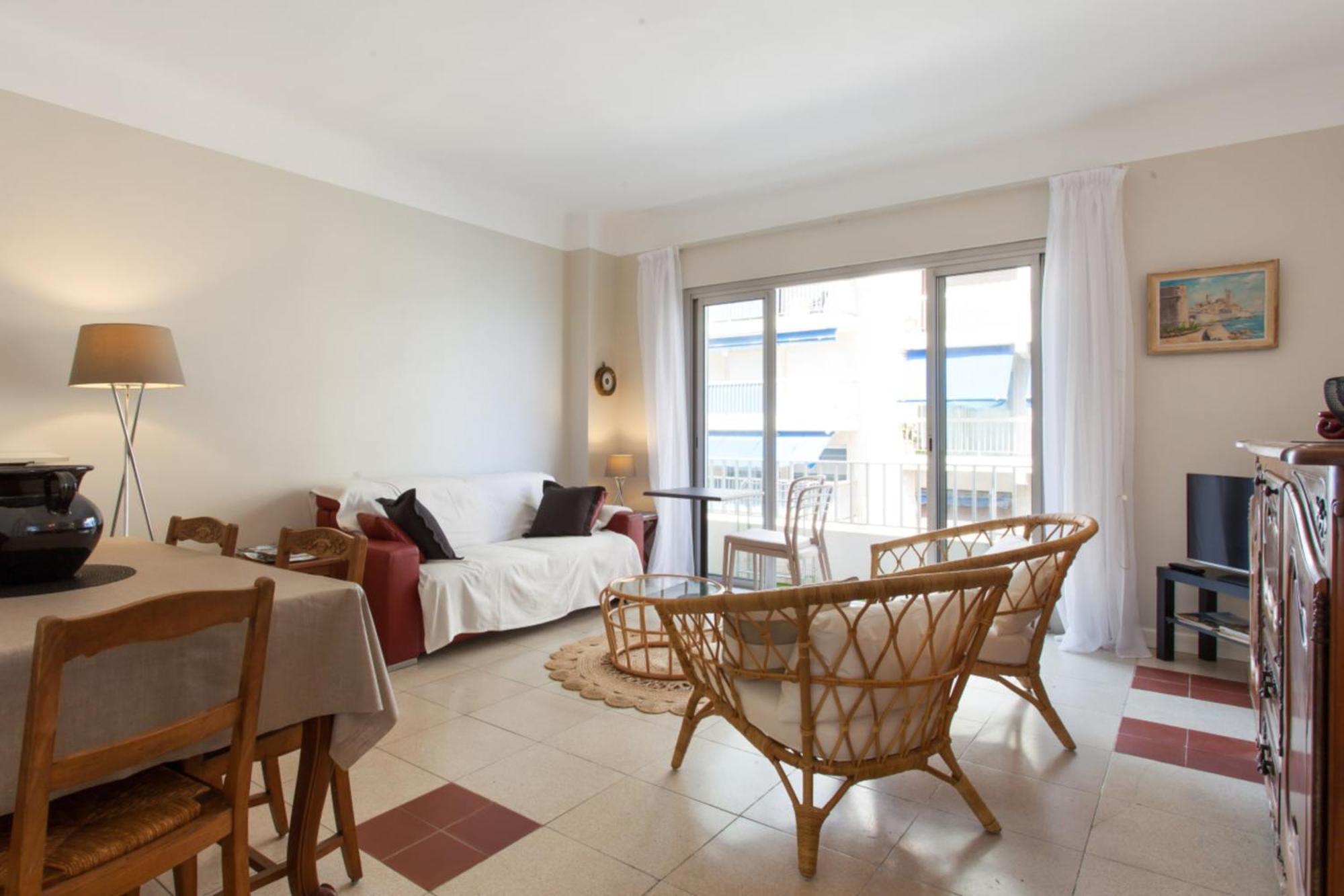 T2 Spacieux Avec Balcon à Quelques Pas Du Vieil - Welkeys * Antibes